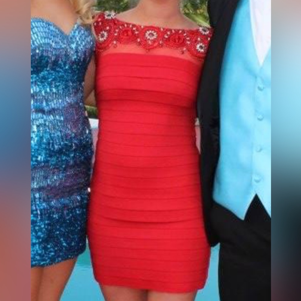 Red Dress - Picture 3 of 3